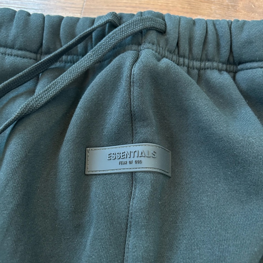 Authentic Fear of God Essentials Stretch Limo SS22 Sweatpants Size Medium NWT - Picture 4 of 9